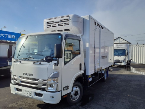3ｔＷＬ冷凍車!!令和4年式‼ＰＧ.スタンバイ付‼47,996Km￥880,0000(税込） 令和7年12月まで車検付きです‼